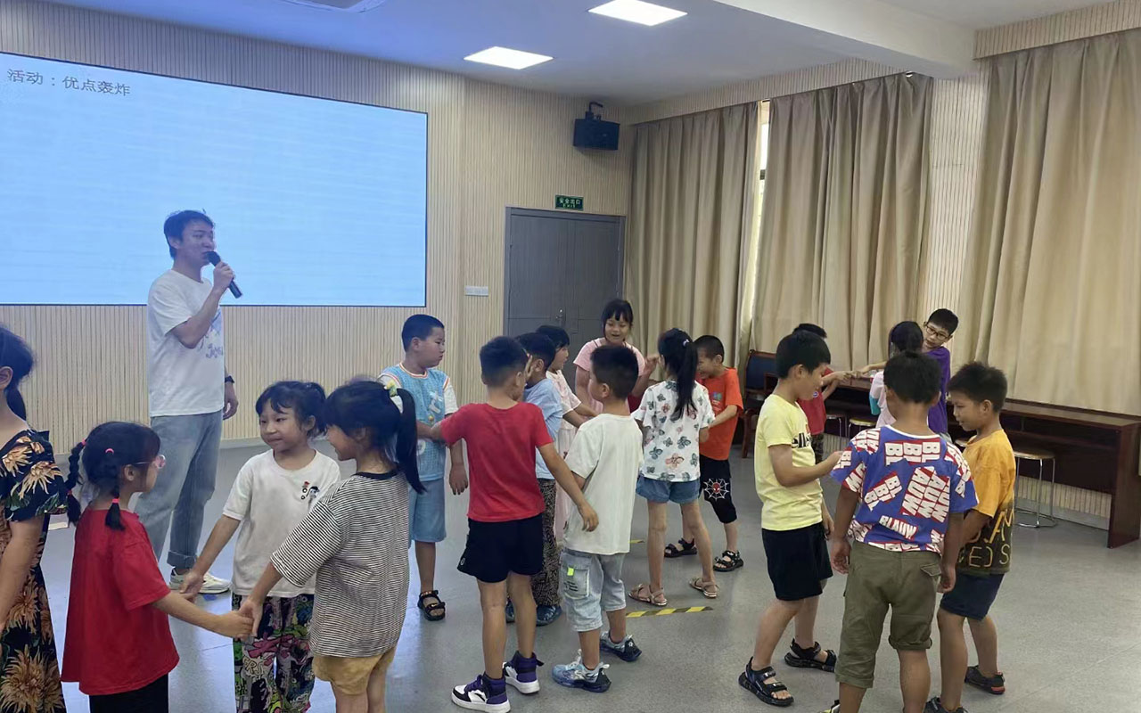 师宗龙观乡中心学校